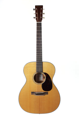 Martin 000E Retro Plus Mahogany, w/case.